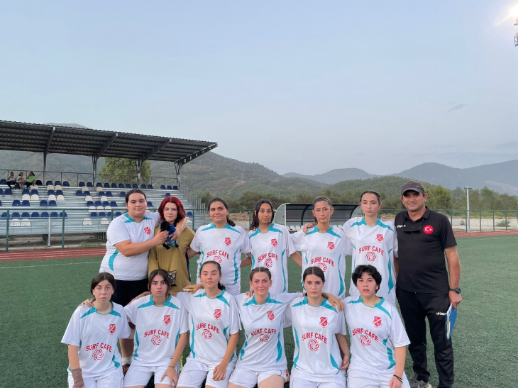 Fethiye'nin kadın futbol takımı çalışmalarını sürdürüyor