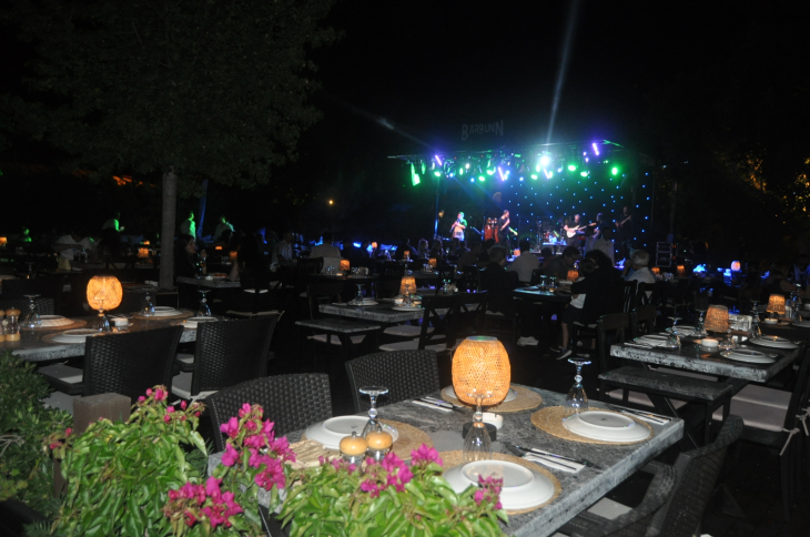 Fethiye'de Barbunn Cafe Bistro'da Yaz Konserleri Başladı