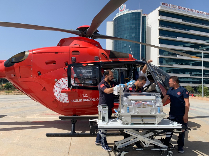 'Mavi Bebek' hastalığı teşhisi konan bebek Ambulans Helikopter ile Ankara'ya sevk edildi