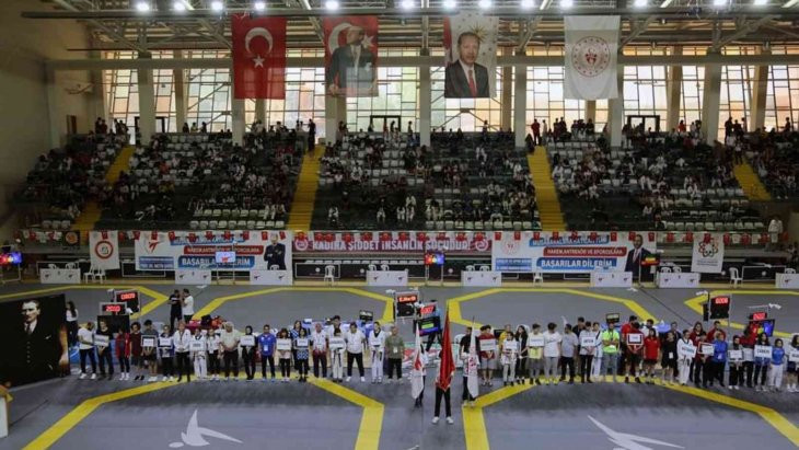 Gençler Tekvando şampiyonası Muğla'da başladı