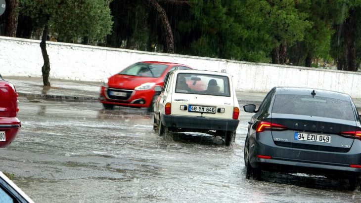 Muğla'da yaz yağmuru serinletti